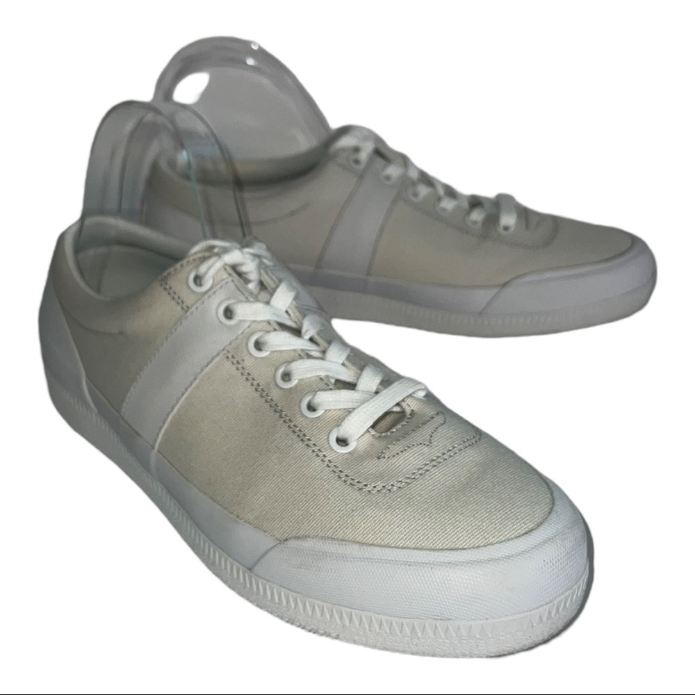 Hunter White Canvas Sneakers